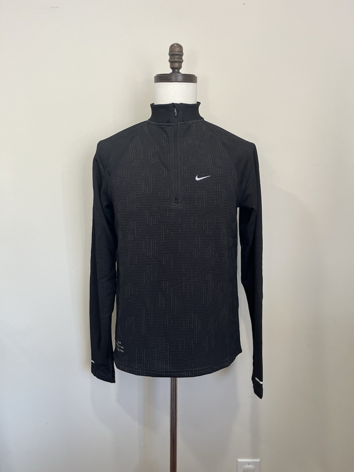 NWT $150 Nike Pinnacle Running Division Men’s Running Top Black Small FZ1121-010 gallery