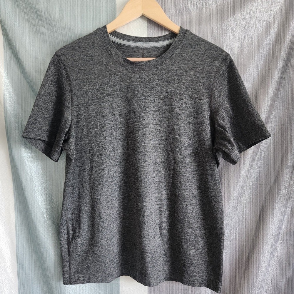 Lululemon Mens Metal Vent Tech Short Sleeve Shirt Charcoal Grey Heather Size M