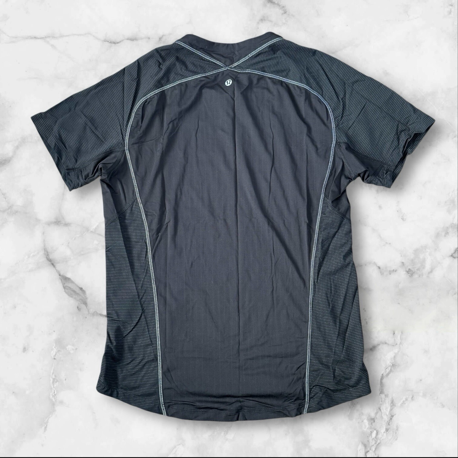 Lululemon Short Sleeve Square Neck T-Shirt Sz Small Black Men gallery