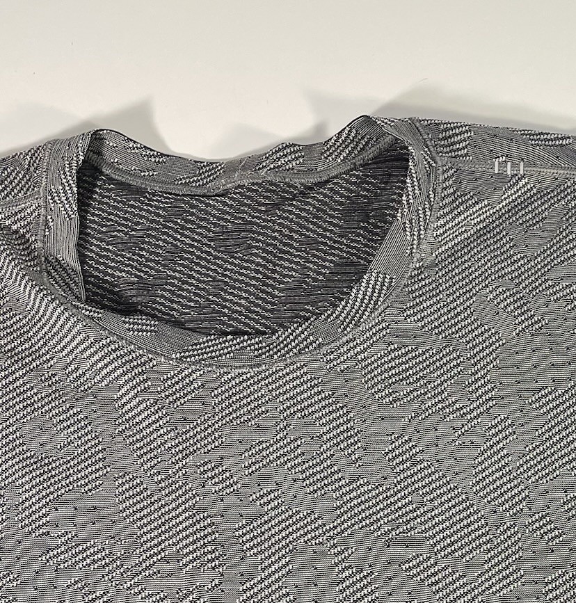 Lululemon Camo Barry's Shirt Mens Large Short Sleeve Movement Is Medicine Gray