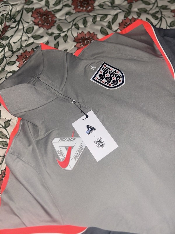 Palace x Nike England Quarter zip Strike Drill Top Large Brand New Ships Today gallery