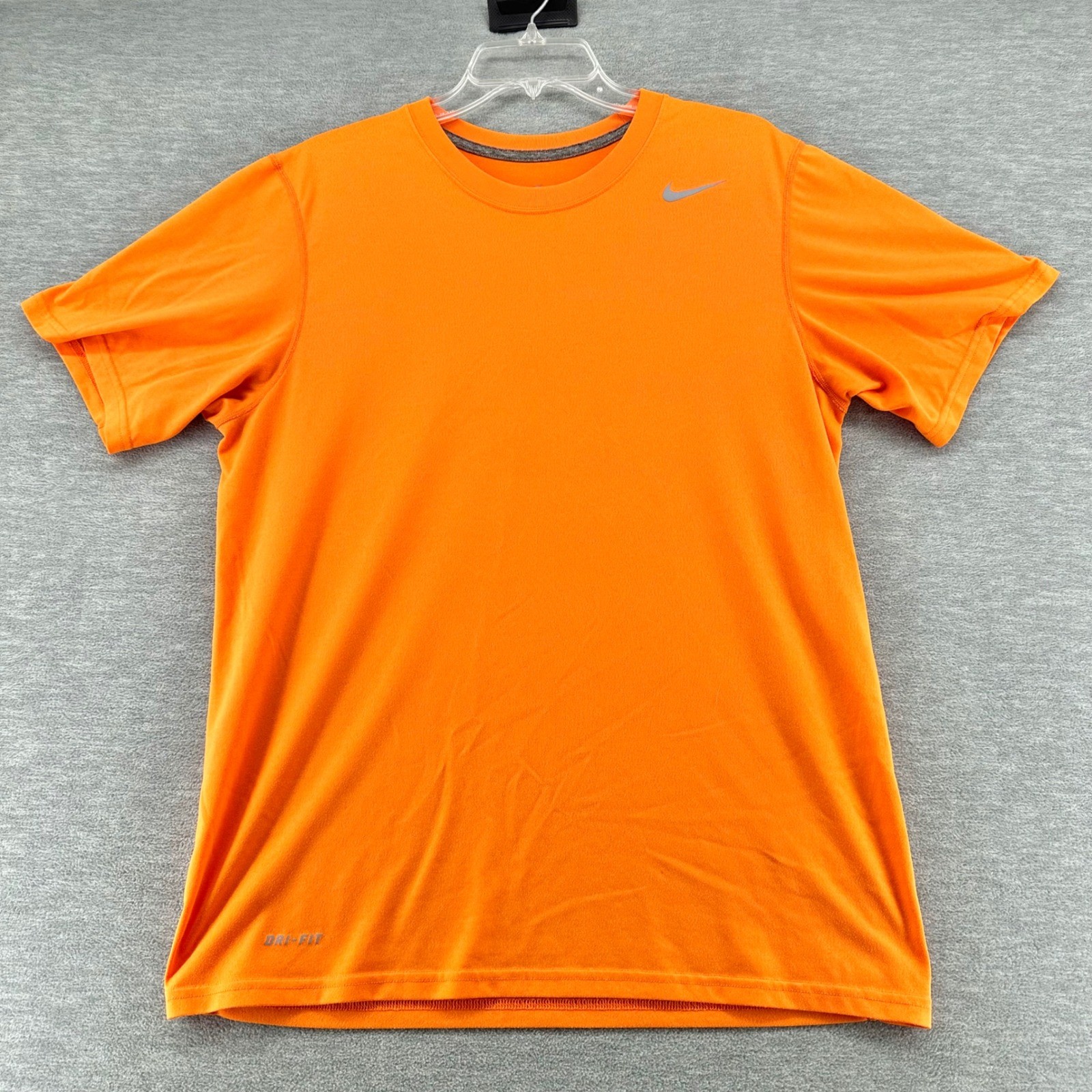 Nike Dri-Fit T-Shirt Mens Medium Orange Performance Short Sleeve Crew Neck Solid gallery