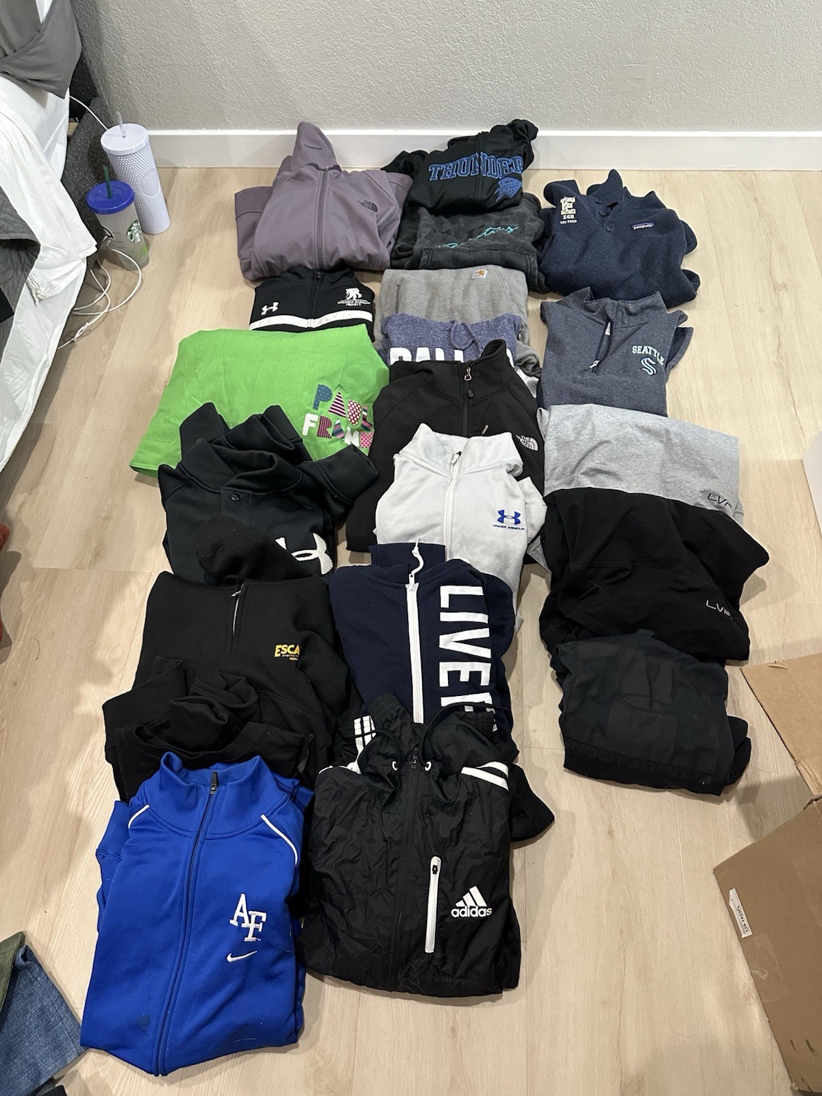 Lot of 20 NIKE Under Armour Adidas Men's Women's Athletic Bundle Jackets Pants gallery