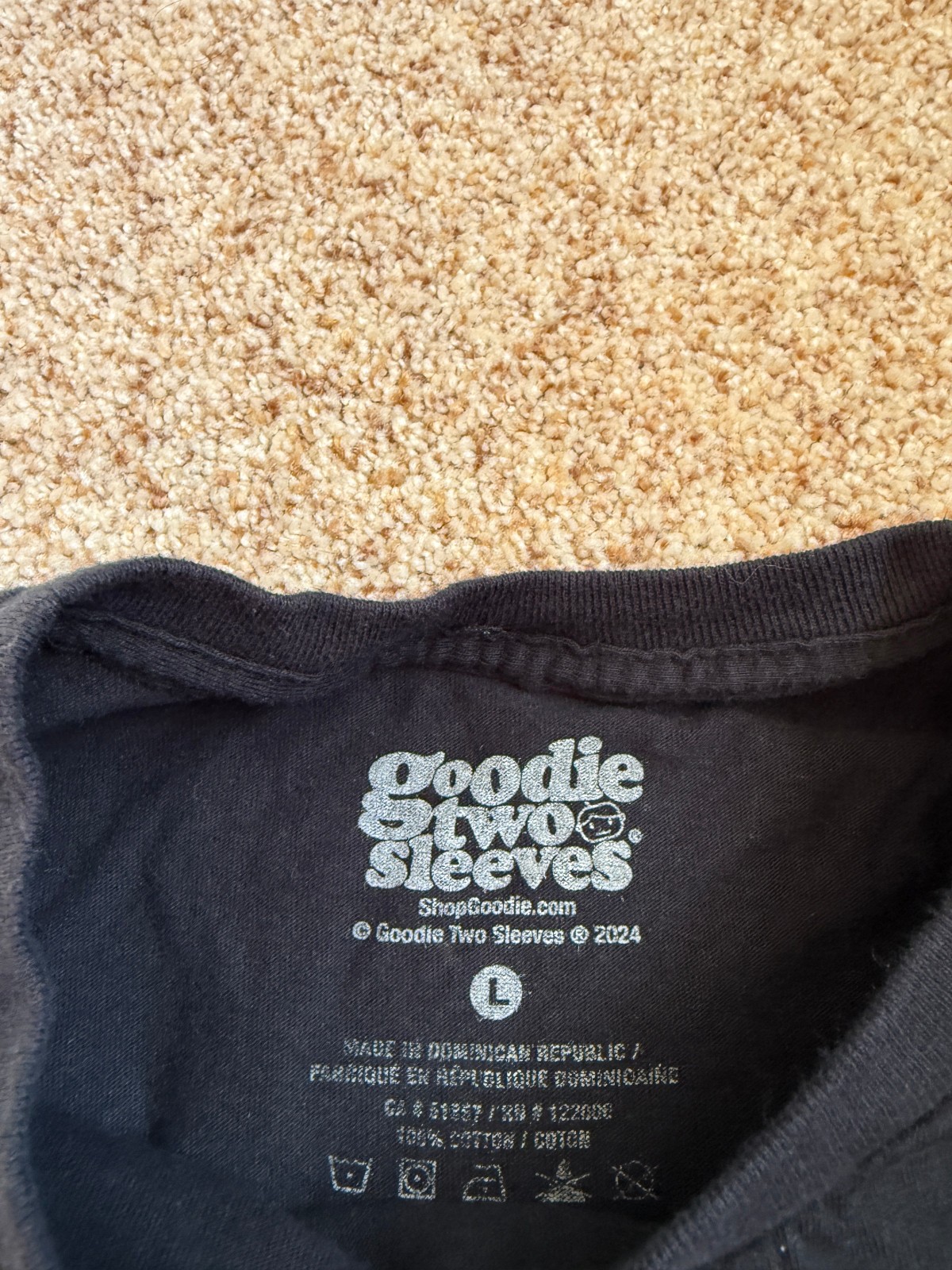 Goodie Two Sleeves Funny Humor Dinosaur T. Rex Pullover Shirt Men’s Size Large gallery