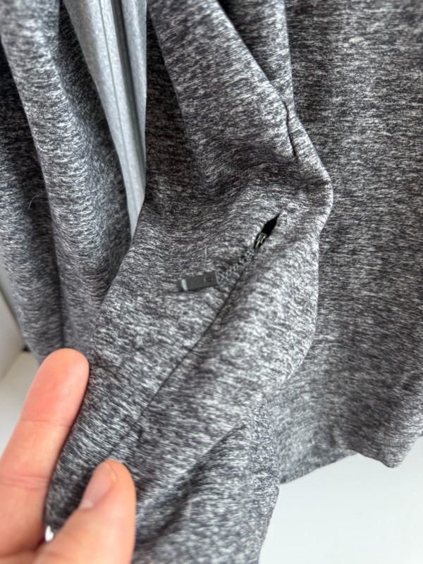 Lululemon Surge Mens L Black Grey Crew Neck Long Sleeve Pullover *PRISTINE* gallery