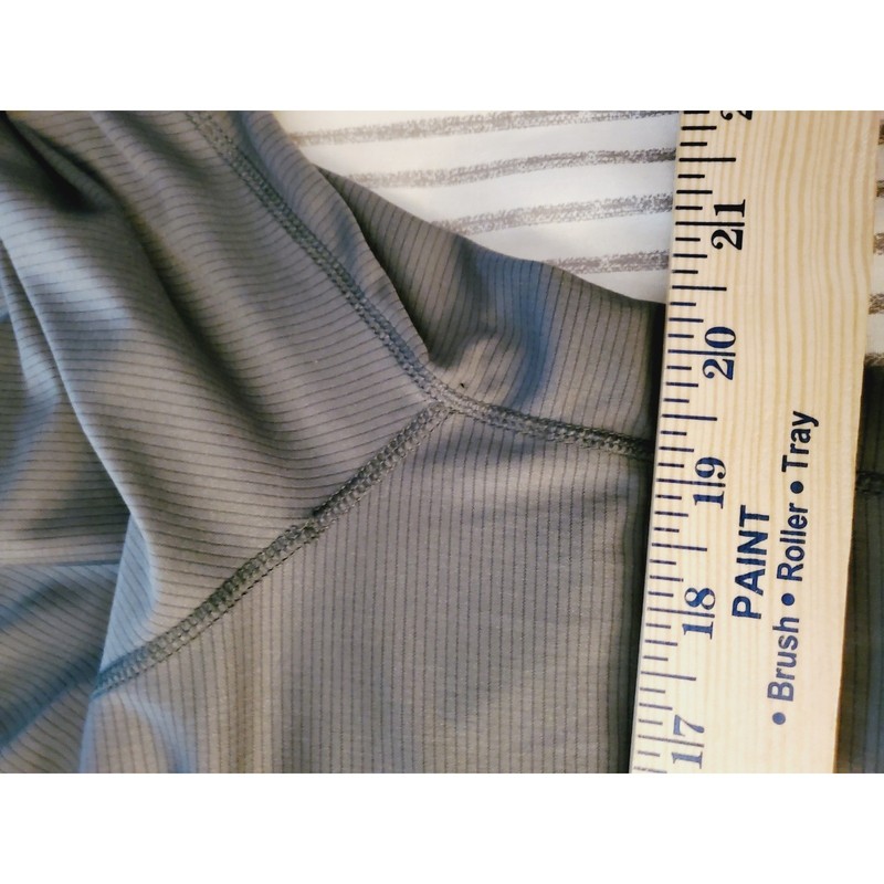 Patagonia Capilene Lightweight Baselayer Gray Quarter Zip Pullover Hiking Large gallery