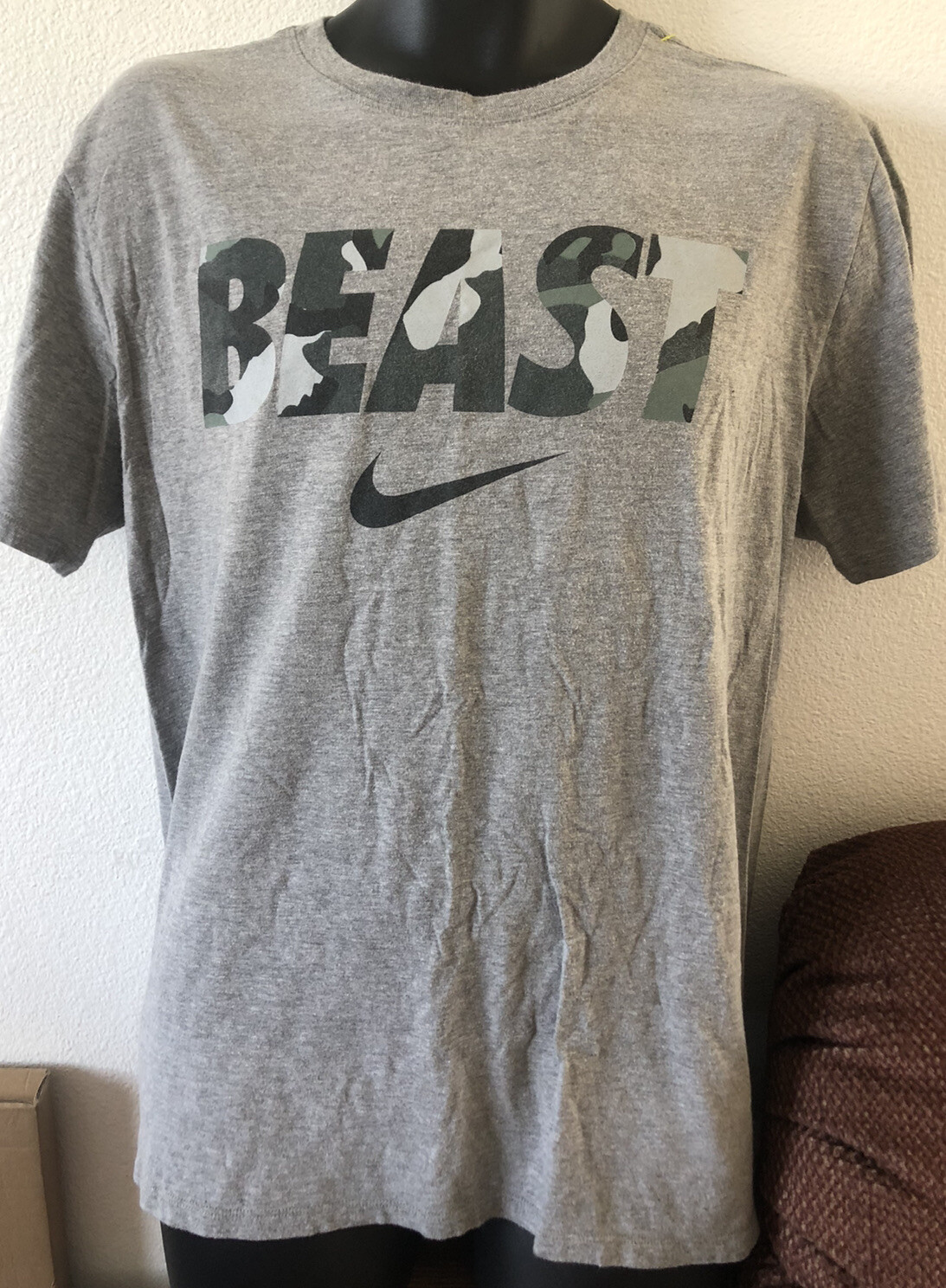 Nike Athletic Cut Camouflage BEAST SWOOSH Basketball Bodybuilding SkateTShirt XL gallery