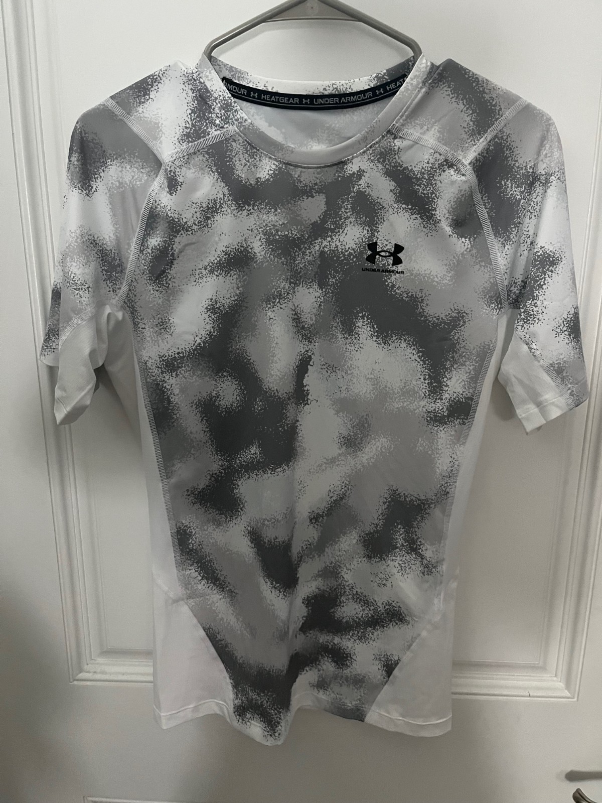 Under Armour UA HeatGear Armour Printed SS Shirt White Gray Men's Large 1383321 gallery