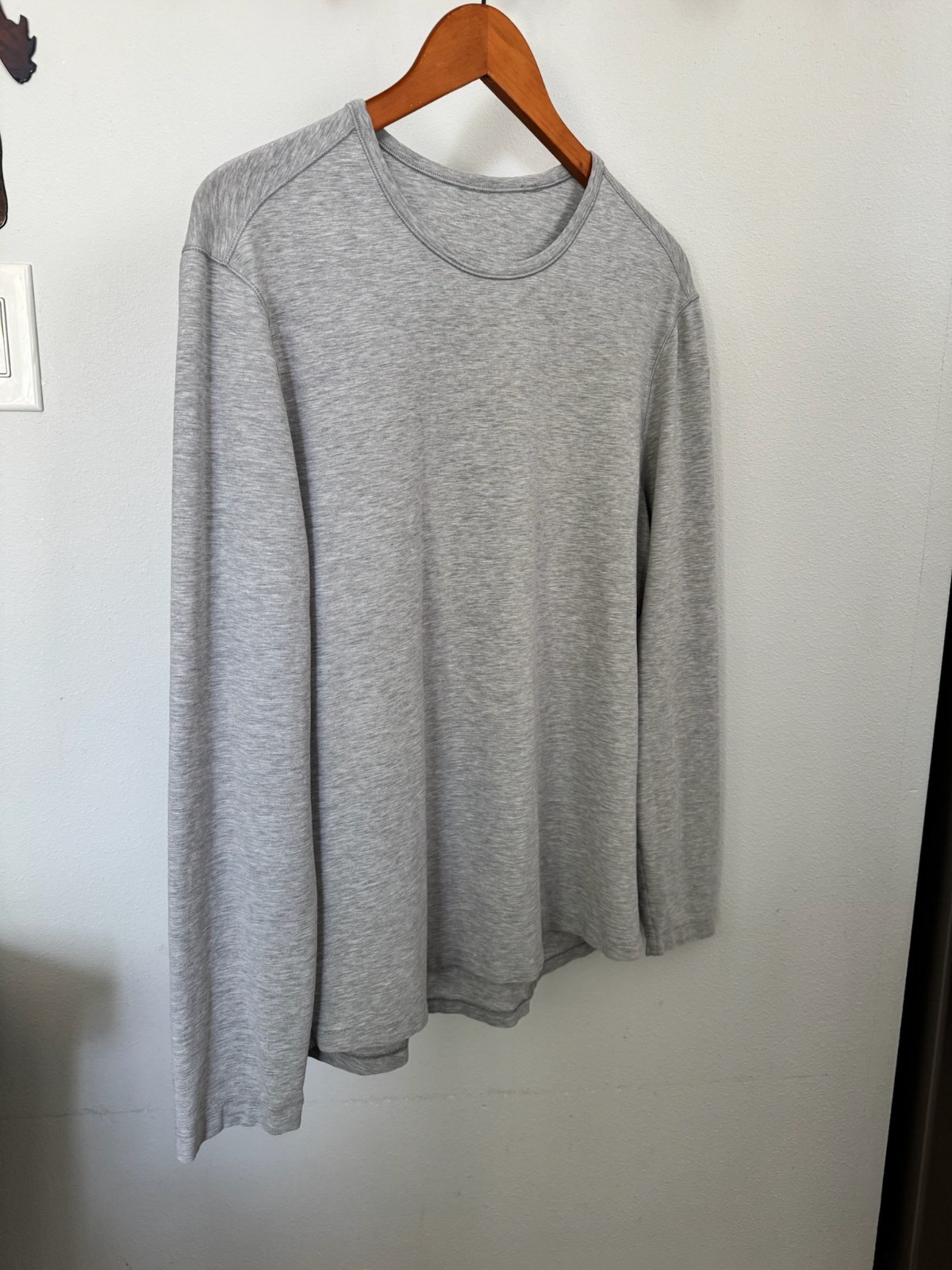 Lululemon 5 Year Basic Long Sleeve - Heathered Core Grey- Men's Medium gallery