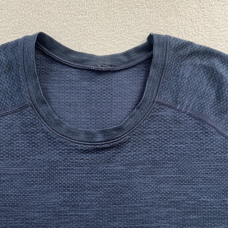 Lululemon Men Mineral Blue Nautical Navy Metal Vent Tech LS Long Sleeve Shirt S gallery