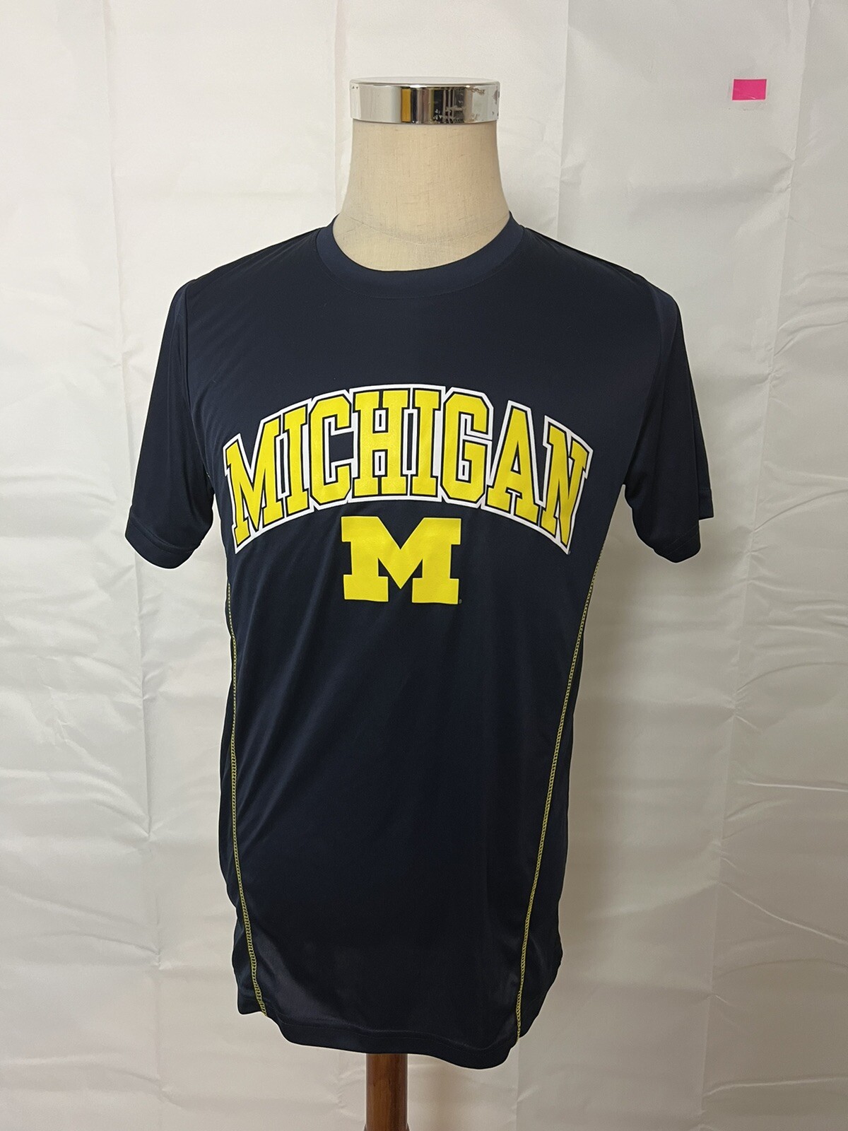 Pro Edge Men’s M Michigan Wolverines Football Short Sleeve T-Shirt gallery