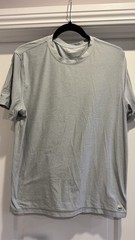 Vuori Mens Medium Tech Tee Performance Shirt Soft Lightweight Knit Short Sleeve