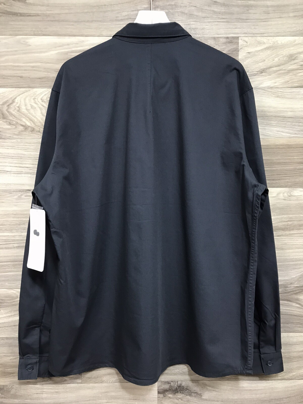 Lululemon Pocket Protector Buttondown Long Sleeve Size XL Melanite MELN 51501 gallery