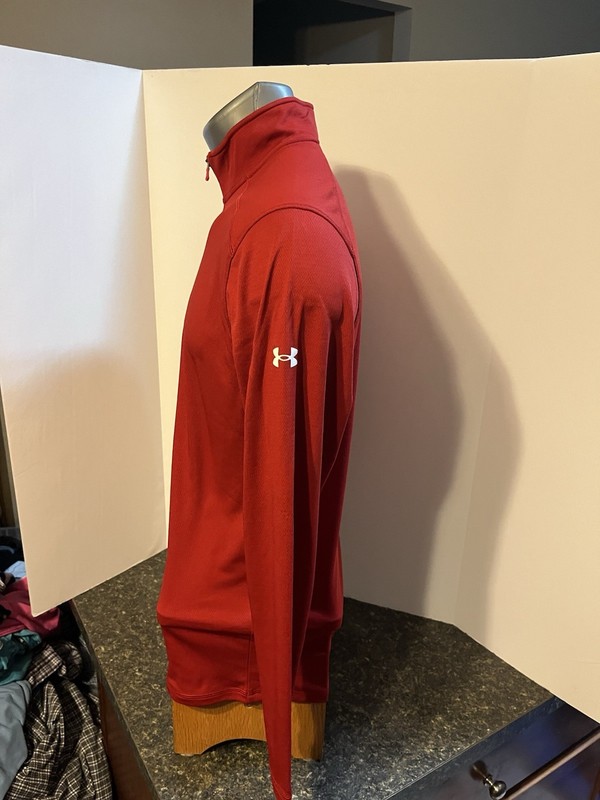 Under Armour Men’s LS 1/4 Zip Pullover Red Small Polyester - NWT gallery