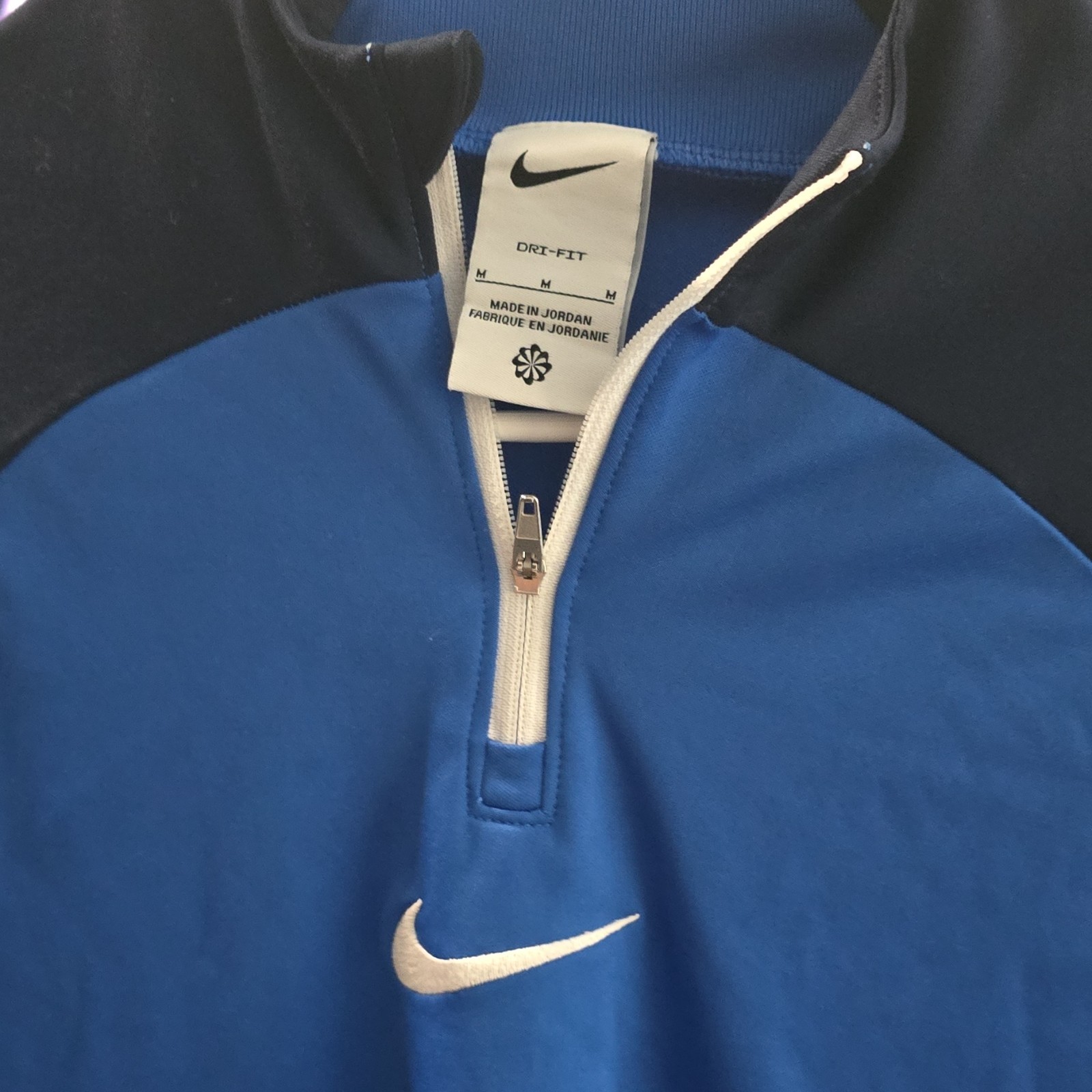 Nike Dri-FIT Men’s M Navy/ royal blue Polyester 1/4 Zip Mock Neck Pullover gallery