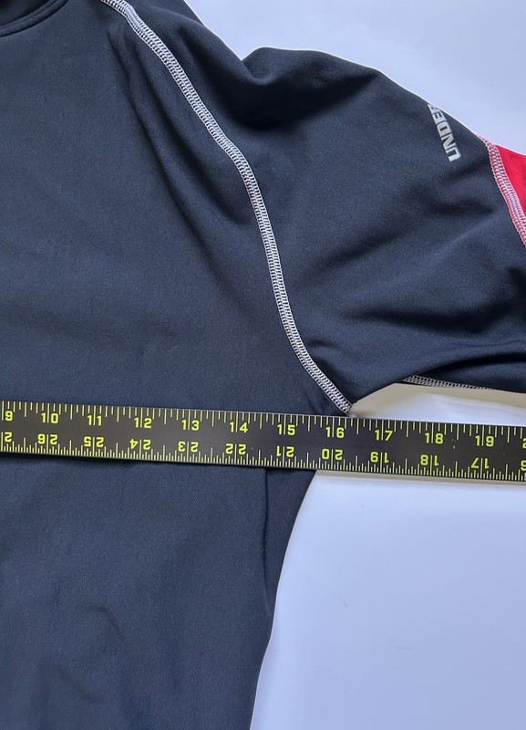 Under Armour Black Red Compression Long Sleeve Thick Shirt • Men's M gallery