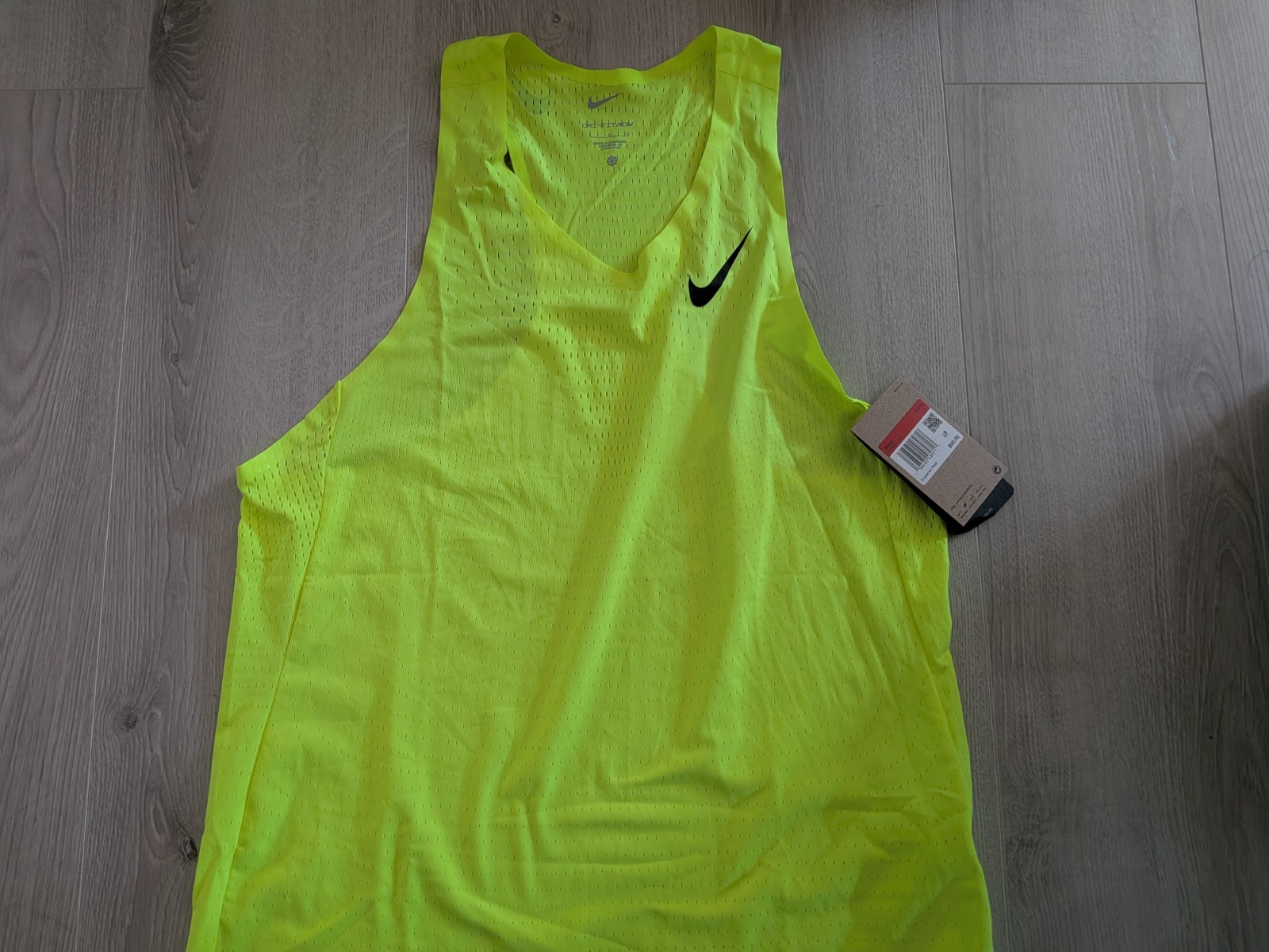 NWT NIKE AEROSWIFT DRI FIT ADV SINGLET NEON VOLT sz L FN4231-702 gallery