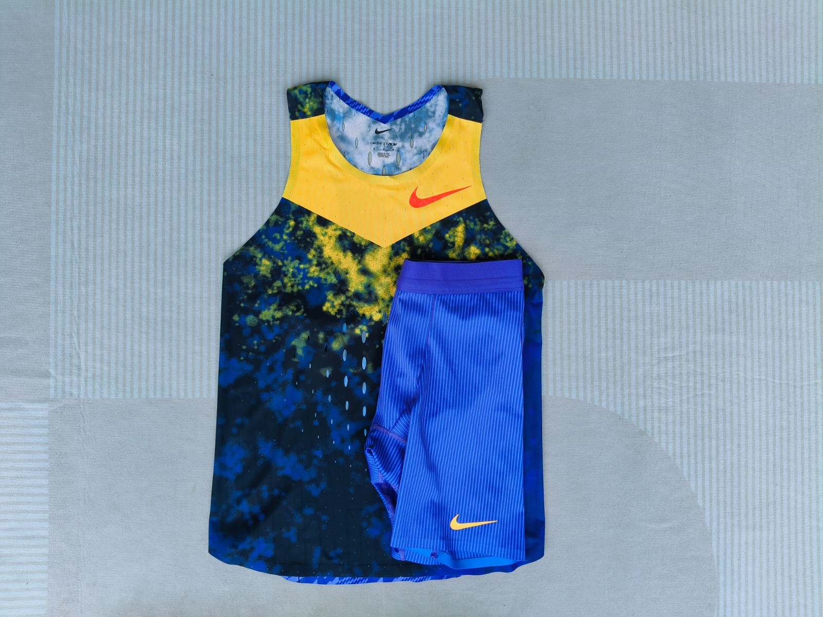 Nike 2026 Pro Elite Team Distance Singlet & Half Tights Men's Size M gallery