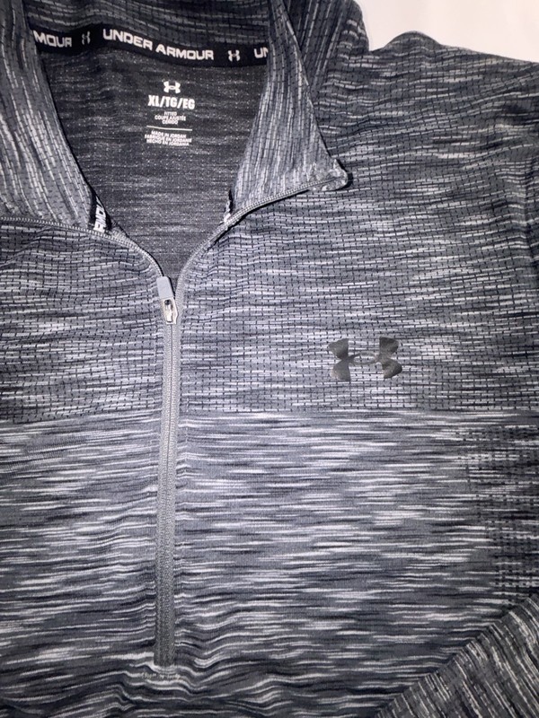 Under Armour Seamless 1/2 Zip Long Sleeve Shirt 1359875 Blk/Gray XL gallery