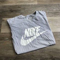 NIKE Graphic Logo Crew Neck Short Sleeve Gray Polka Dot T-Shirt Men’s Size Small
