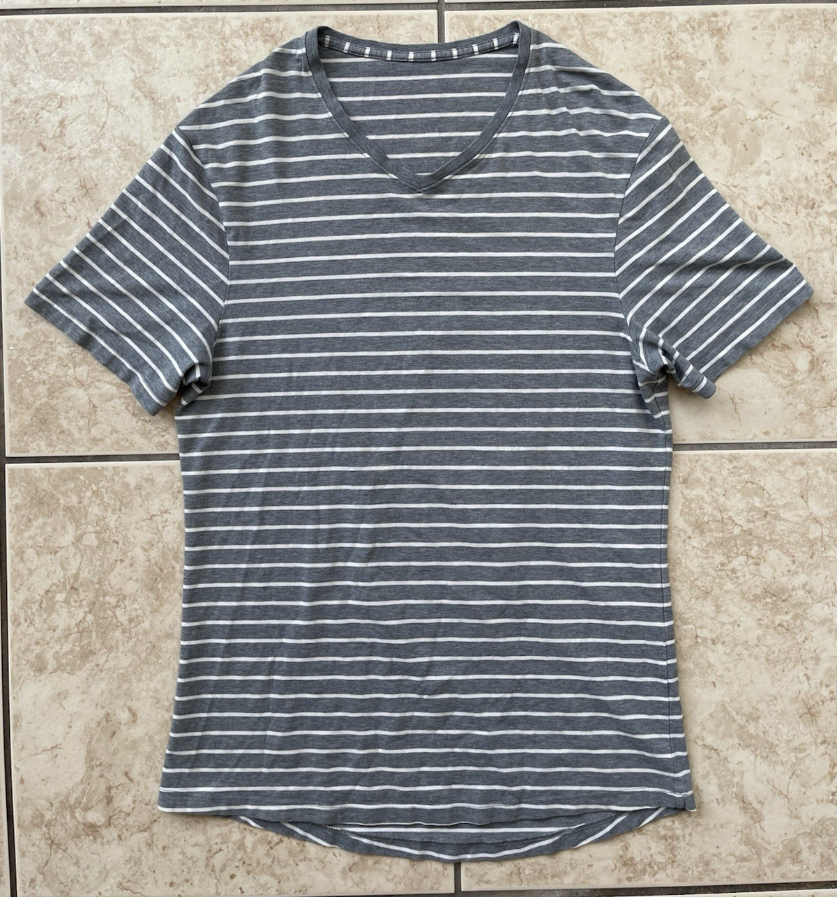 Lululemon Basic Tee Men’s Short Sleeve Gray Medium Stripe Classic V-Neck T-Shirt gallery