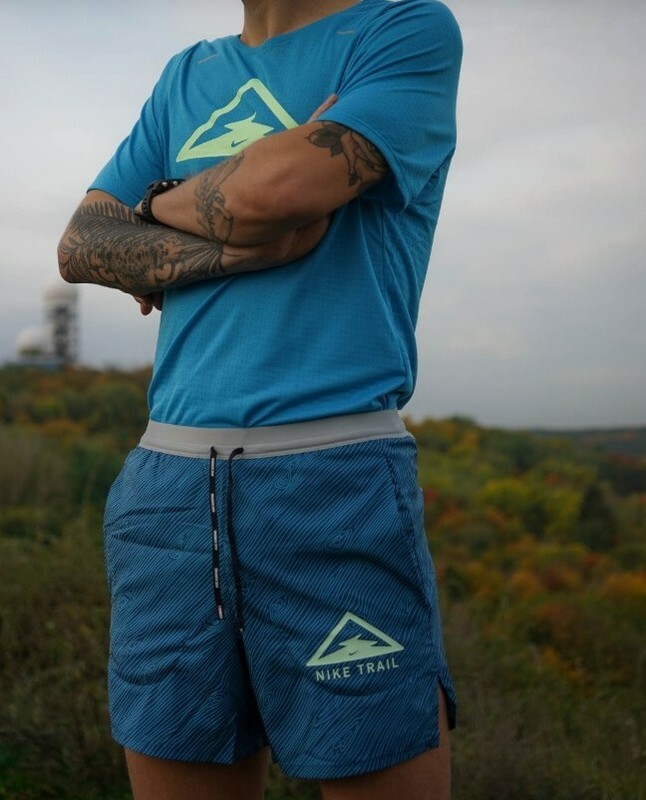 Nike Men's Rise 365 Running Top Breathe T-shirt Laser Blue/Barely Volt Sz Small gallery