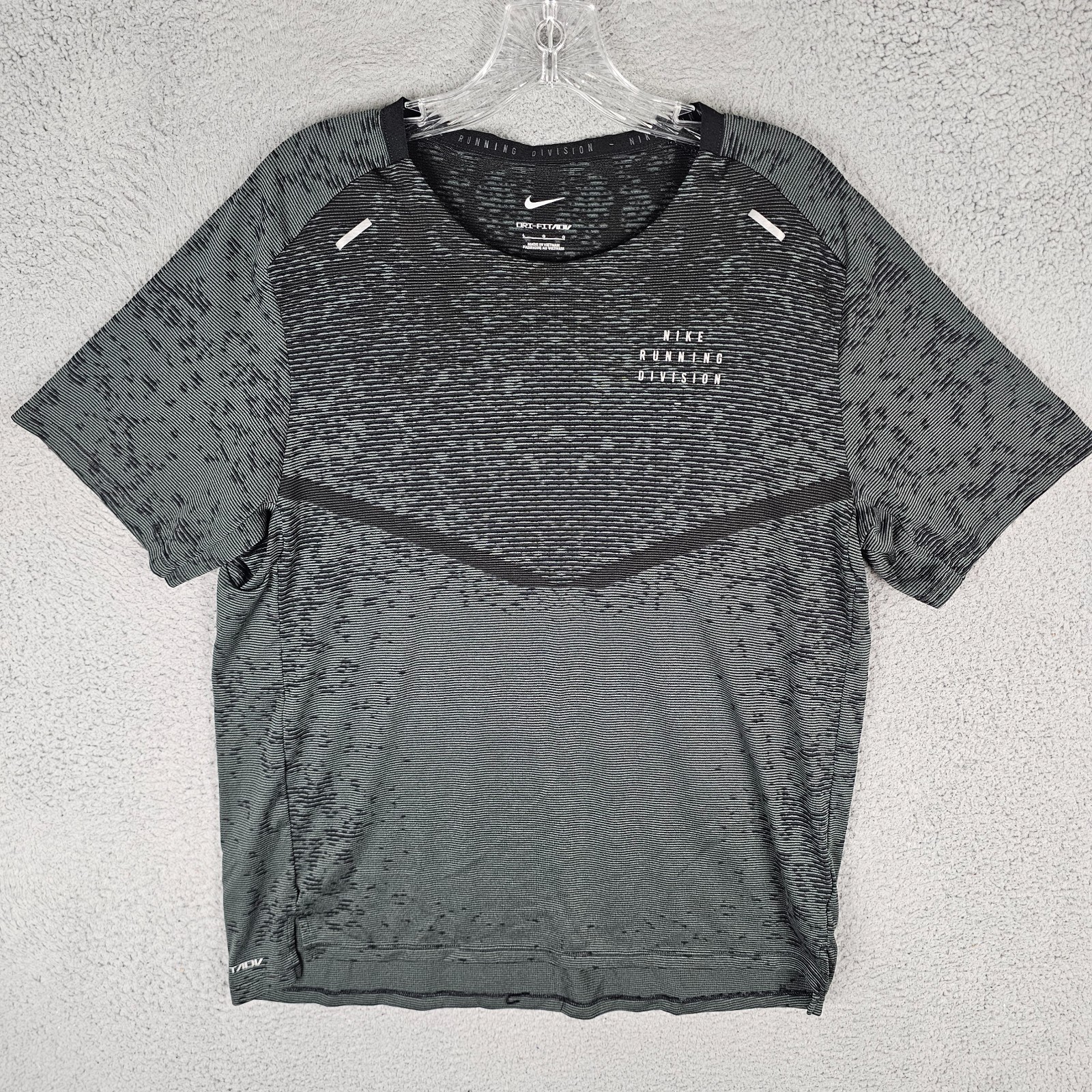 Nike ADV Division Tech Knit Running Shirt Mens L Dri-Fit Short-Sleeve DM4765-010 gallery