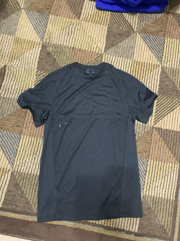 NIKE Men's TECH PACK Running Top Black Size Small (CZ9304-010) gallery