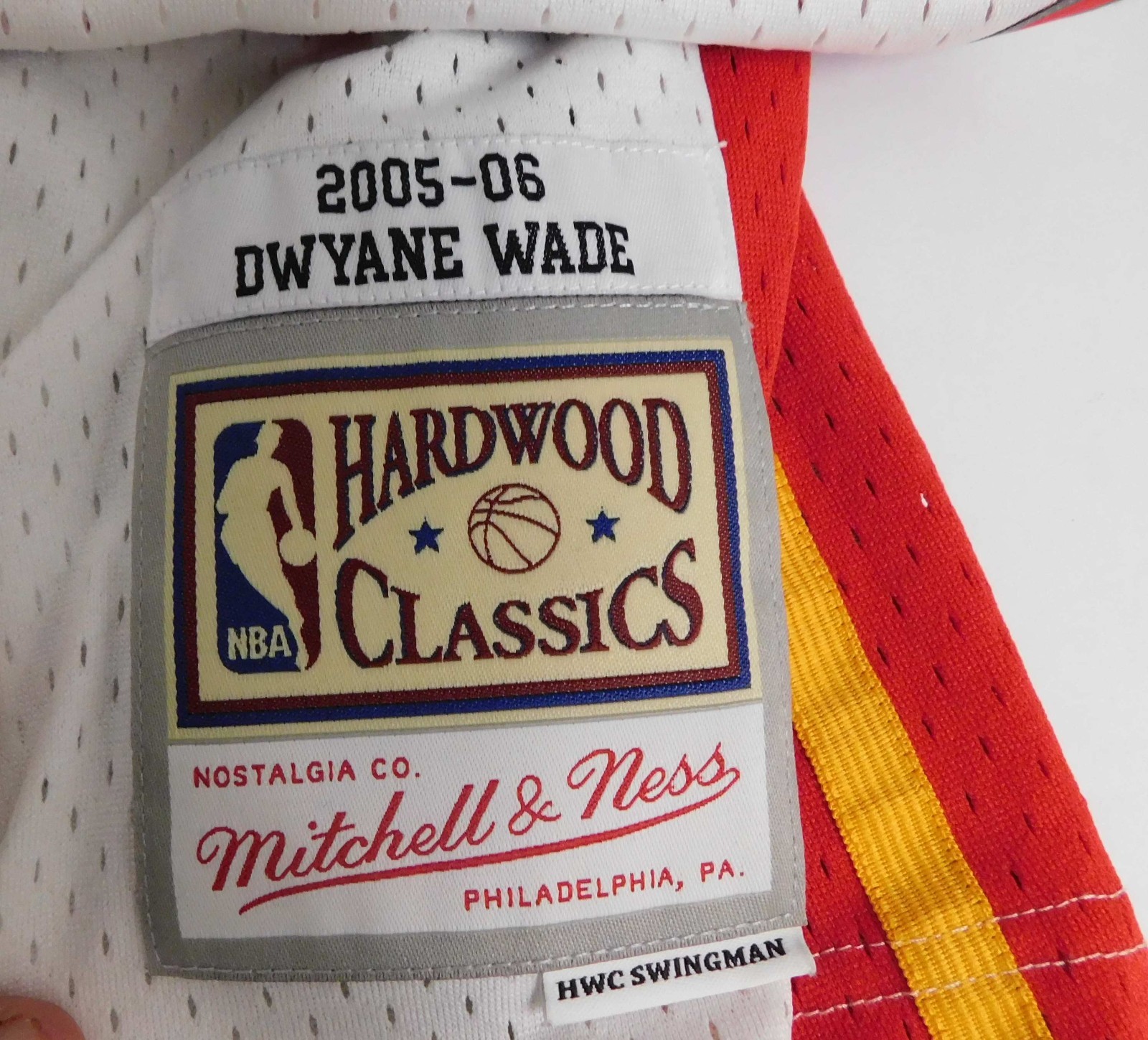 Mens Mitchell & Ness Swingman NBA WHITE JERSEY HEAT 2005 DWYANE WADE sz XL gallery