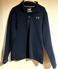Under Armour Men’s Long Sleeve sweater very warm Navy Size L