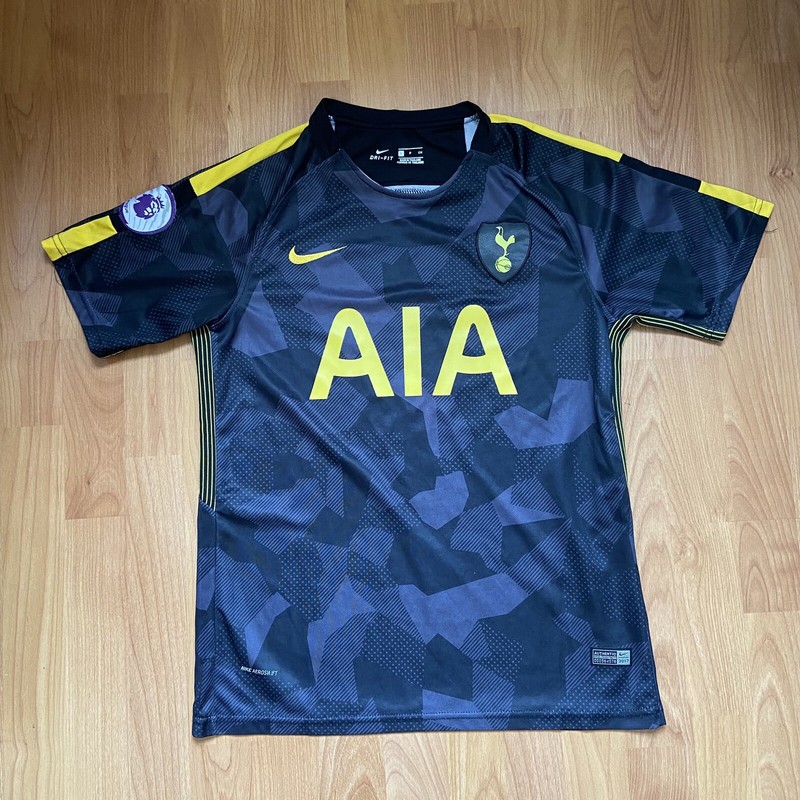 Nike Tottenham Hotspur Authentic 2017 # 4 Soccer Football Jersey Men’s Small gallery