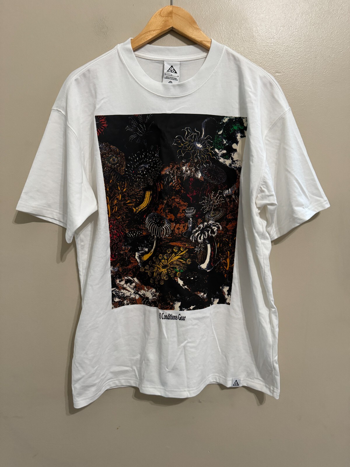 Nike ACG Dri-FIT Tidal Pool All Conditions Gear Graphic Shirt Mens M DX9448-100 gallery