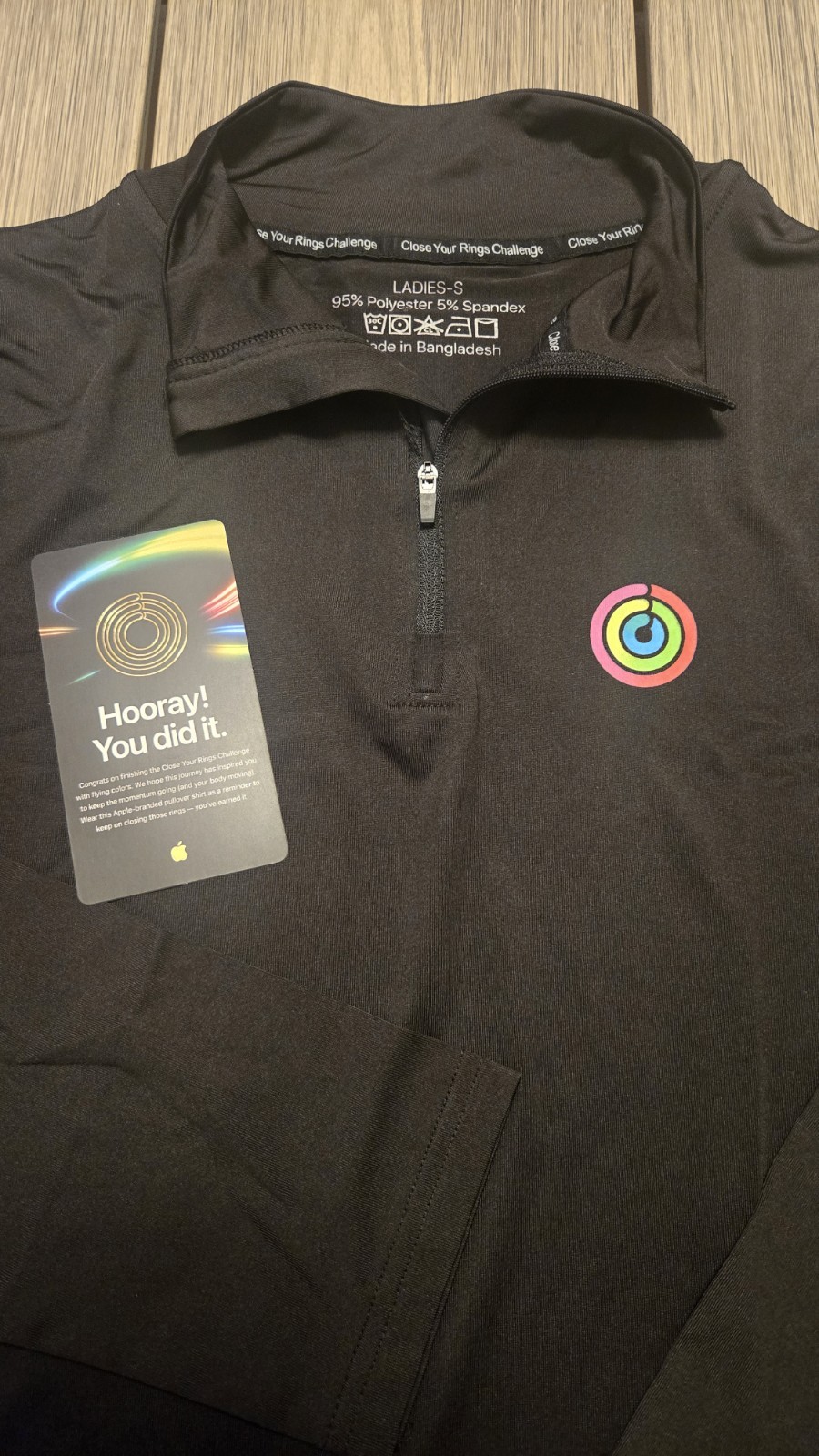 APPLE logo Employee Close Your Rings Challenge 1/4 zip Pullover Ladies S (Gold) gallery