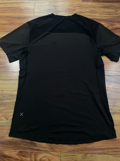 Lululemon Men's Crewneck Short Sleeve Tops, Two Tone, M Size gallery