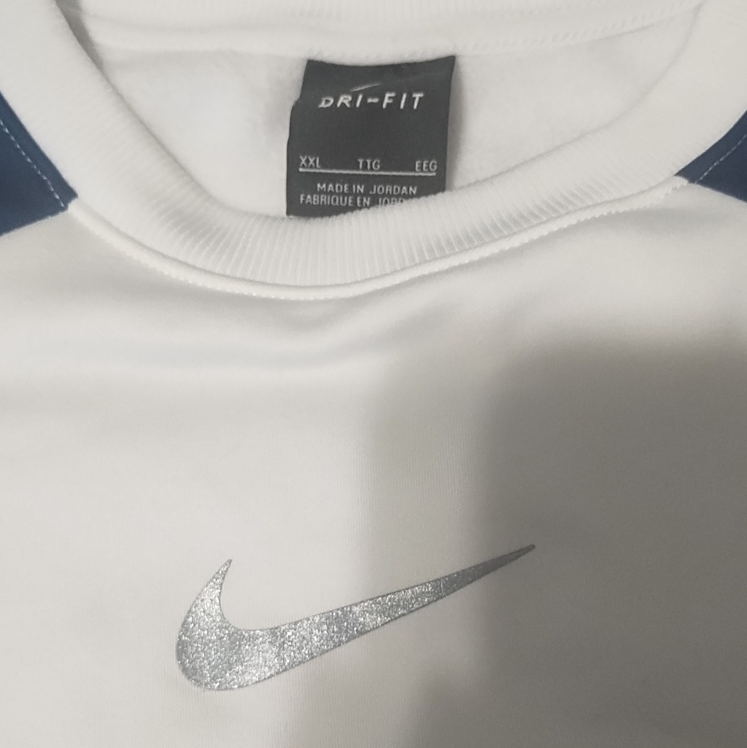 Nike Dri-FIT Men’s Long Sleeve Crew Neck Colorblock Logo T-Shirt White/Blue 2XL gallery