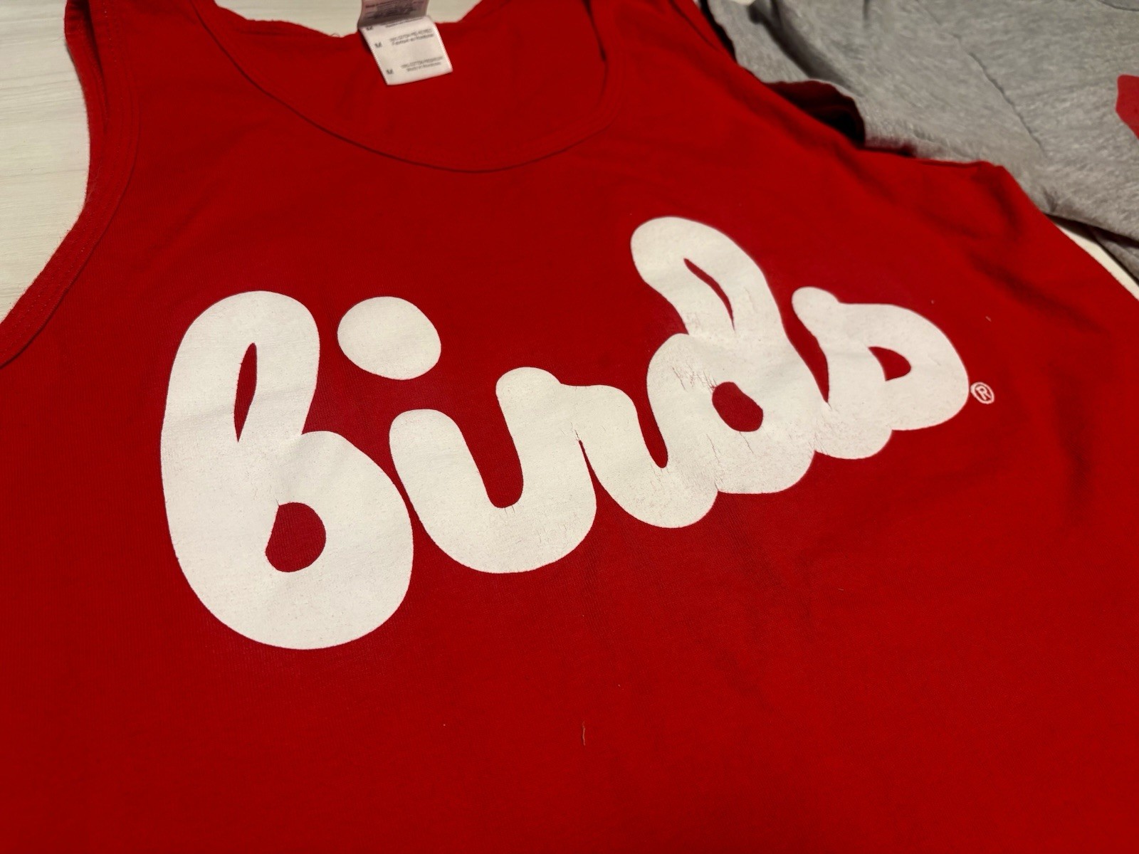 BIRDS Men's M Red Tank & Gray Short Sleeve Louisville Cardinals T-Shirt Set gallery