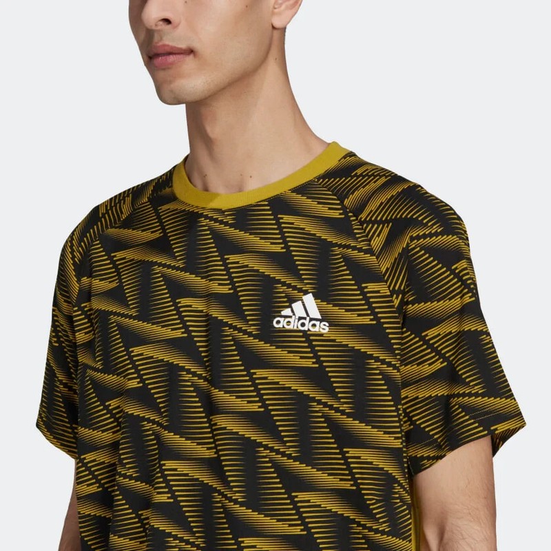 Adidas Men's Size Small Designed for Gameday Travel Crewneck Tee Olive/Black NWT gallery