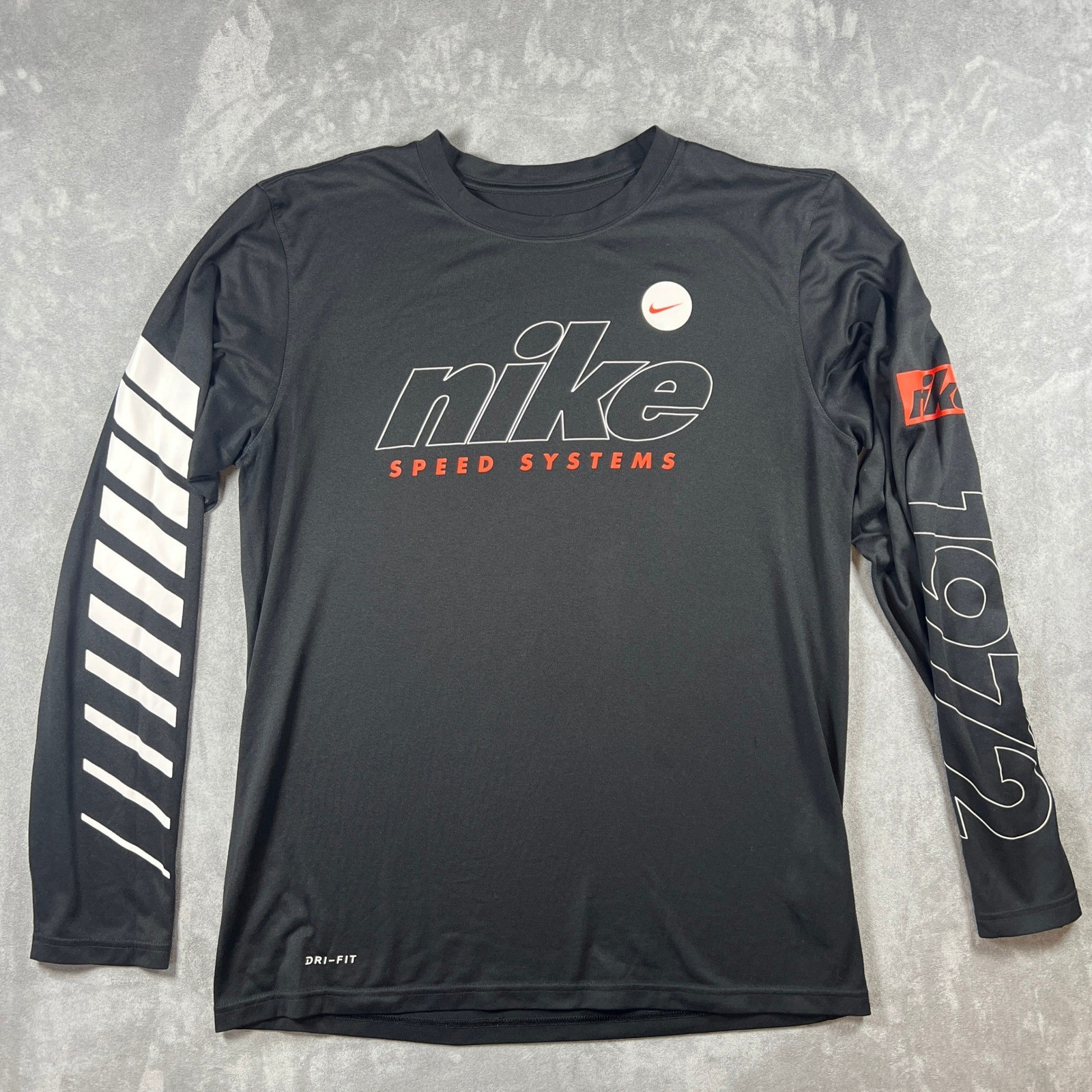 Nike Speed Systems Dri-FIT Mens Medium Black Long Sleeve Training Shirt 1972 gallery
