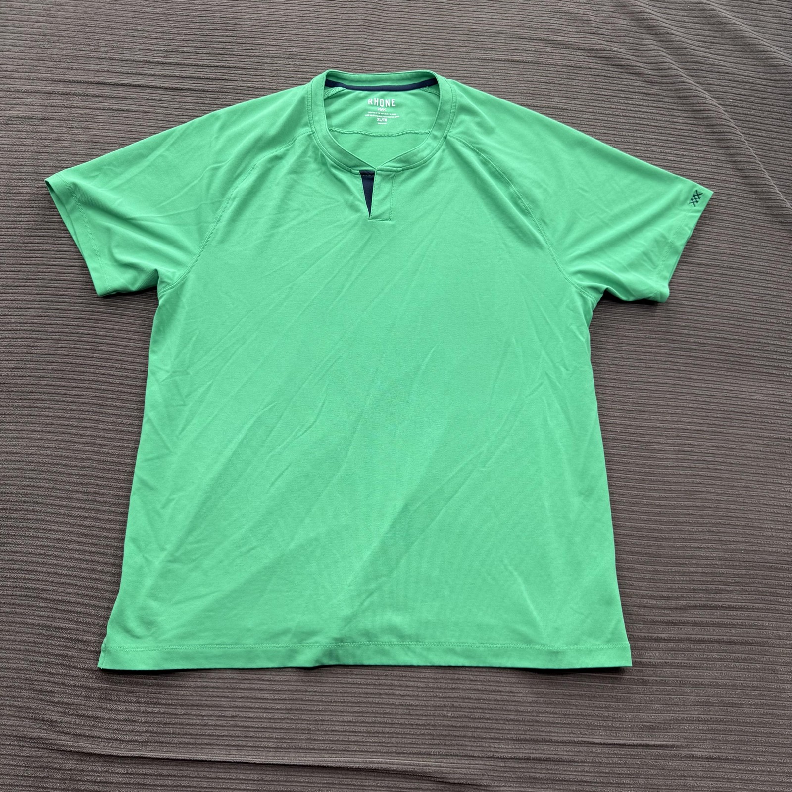 Rhone Shirt Mens XL Green Performance Athletic Short Sleeve Split Neck Tee gallery