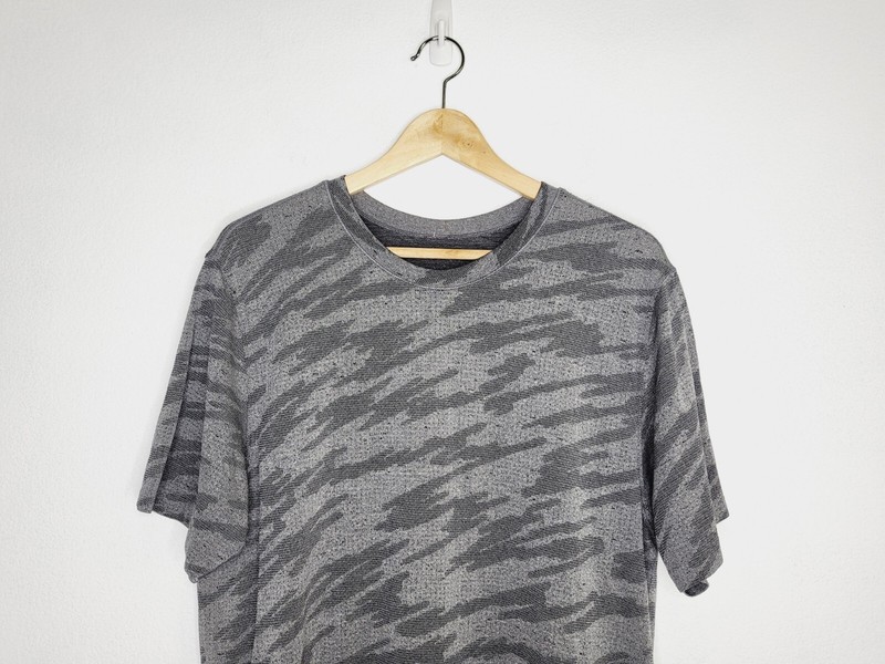 LULULEMON Metal Vent Breathe Top Black Vapor Short Sleeve Scatter Men’s Size Xl gallery