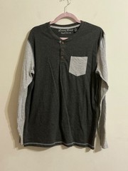 Lions Crest by English Laundry Men Henley style long sleeve shirt XL gray,light