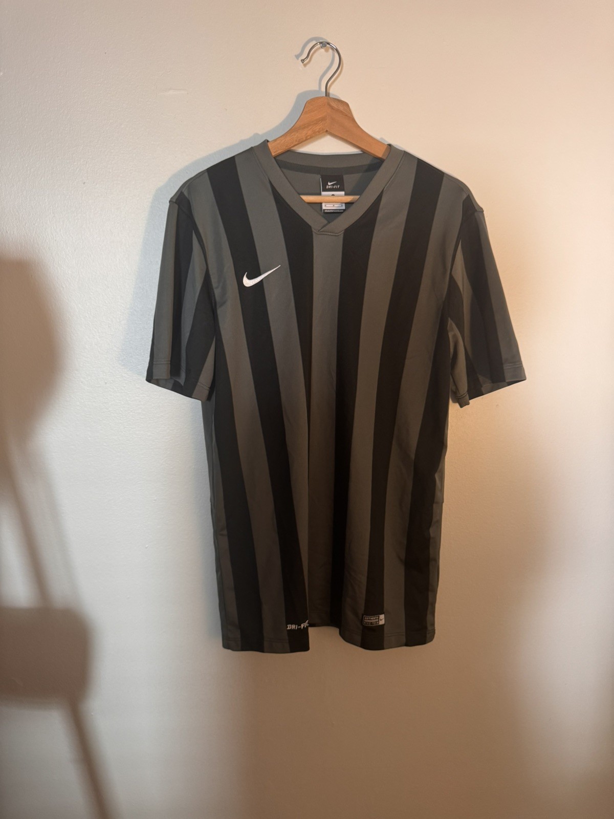 Nike Dri-fit Striped Soccer jersey men sz Medium Gray Black gallery