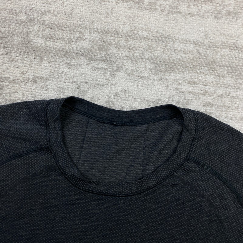 Lululemon Metal Vent Shirt Medium Gray Long Sleeve Hiker Trail Climb Casual Mens gallery