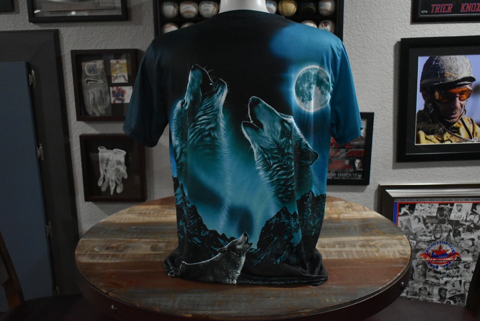 Howling Wolf Clothing Polyester t-shirt full wolf howling moon green sz-xl gallery