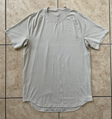 Lululemon Metal Vent Tech Men’s Short Sleeve Light XL Running Training Gym Top