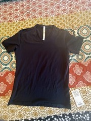 Lululemon Men’s Black 5 Year Basic V, Size Large