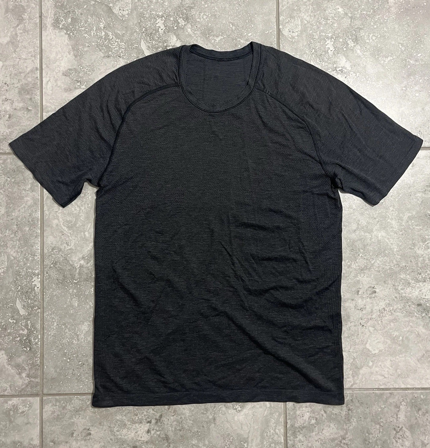 Lululemon Metal Vent Tech Short Sleeve T Shirt Performance Tee Charcoal Mens M gallery