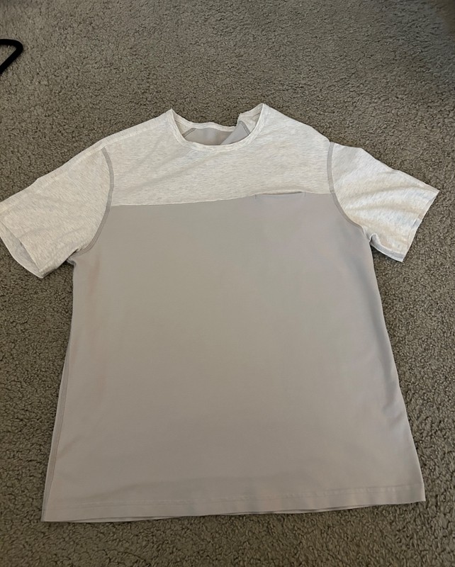 Lululemon In Your Element Short Sleeve Shirt Mens L Gray Two Tone Chest Pocket gallery
