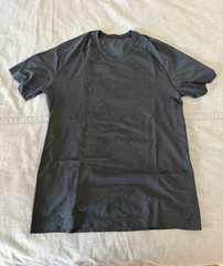 Lululemon Men’s Metal Vent Tech Short Sleeve Shirt V Neck Navy Blue L Large