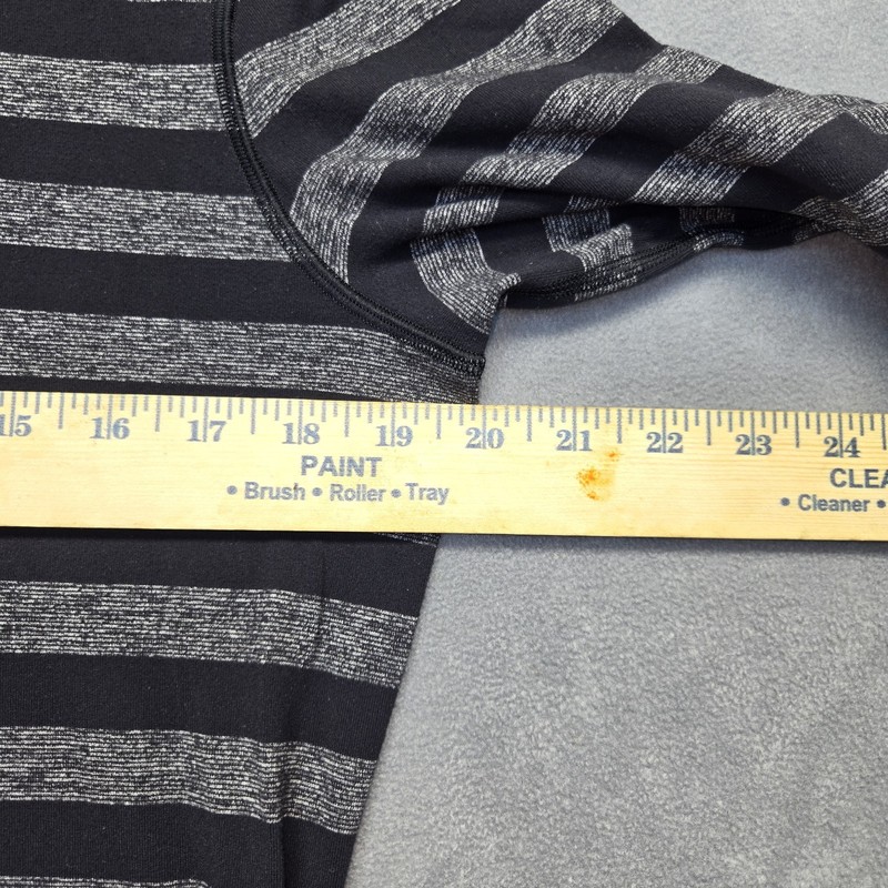 Lululemon Men's Medium? Asymmetrical Black And Gray Striped 1/4 Zip Longsleeve gallery